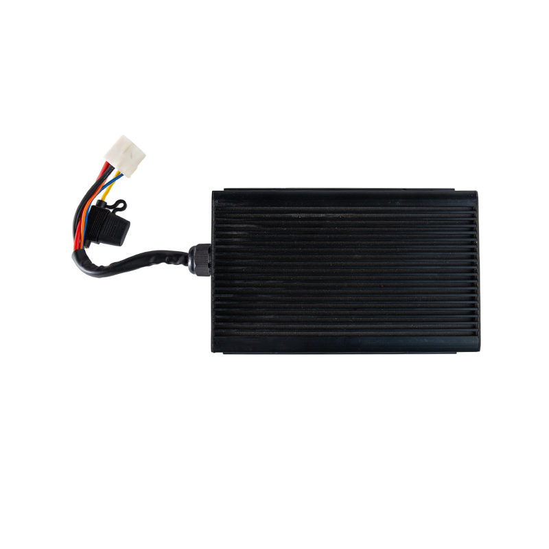 Output Stabil Efisiensi Tinggi IP65 Tahan Debu Tahan Minyak DC48V Modul Step Down Tegangan DC-DC Kendaraan Forklift Input Lebar