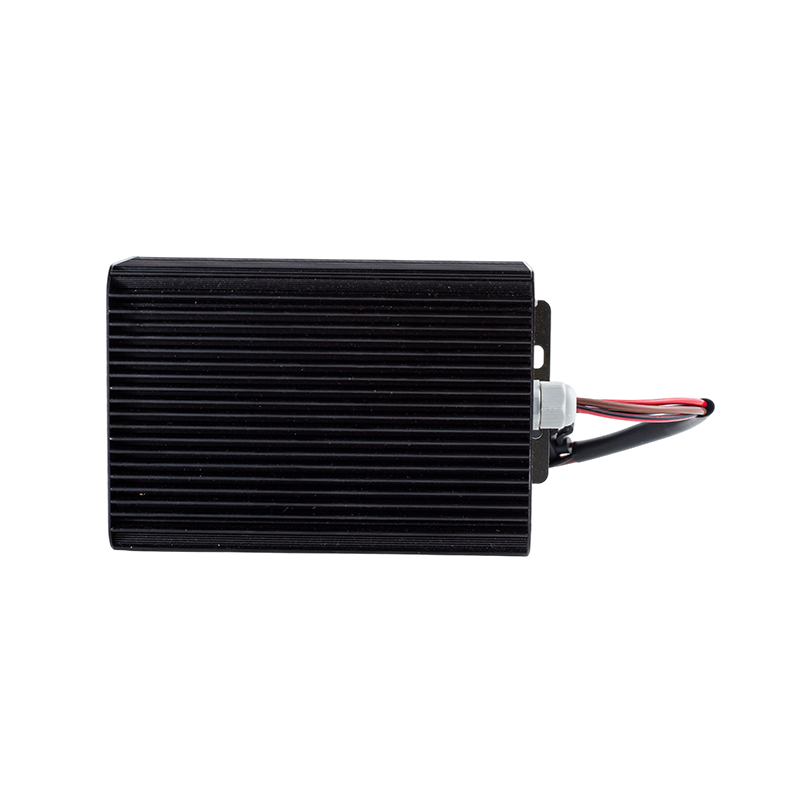 Output Stabil Efisiensi Tinggi IP65 Tahan Debu Tahan Minyak DC80V Input Lebar Kendaraan Forklift Modul Step Down Tegangan DC-DC